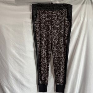 Jessica Simpson Black and Gray Leopard Print Joggers MM403